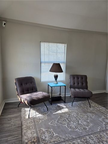 112 E Linden St, Rockport, TX 78382