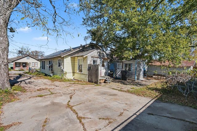 1218 Genova Street, Houston, TX 77009