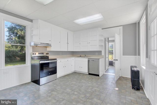 2481 BROAD ST, York, PA 17408