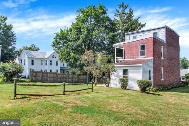 2481 BROAD ST, York, PA 17408