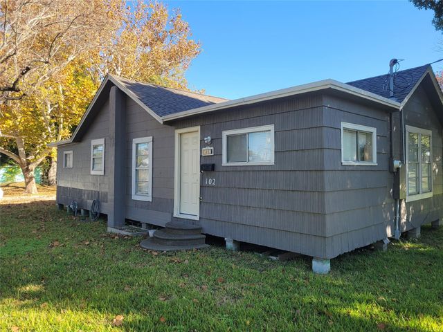 102 22nd Street N, Texas City, TX 77590