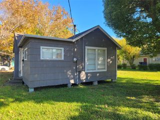 102 22nd Street N, Texas City, TX 77590
