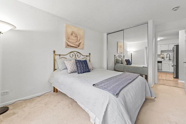 2150 Valencia Drive 314A, Northbrook, IL 60062