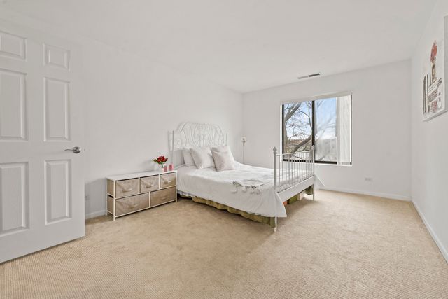 2150 Valencia Drive 314A, Northbrook, IL 60062