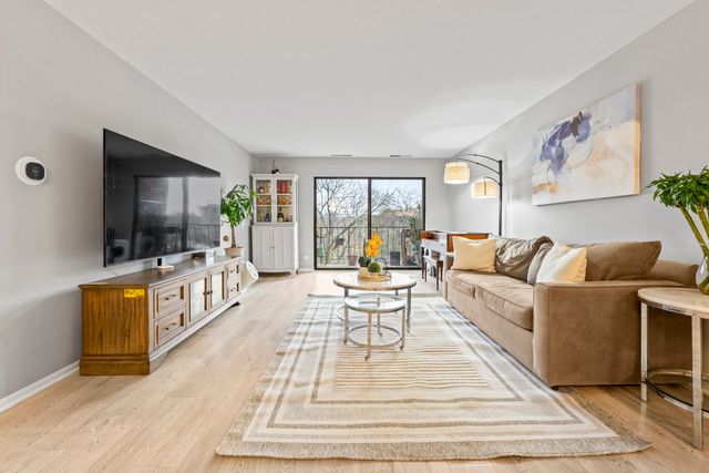 2150 Valencia Drive 314A, Northbrook, IL 60062