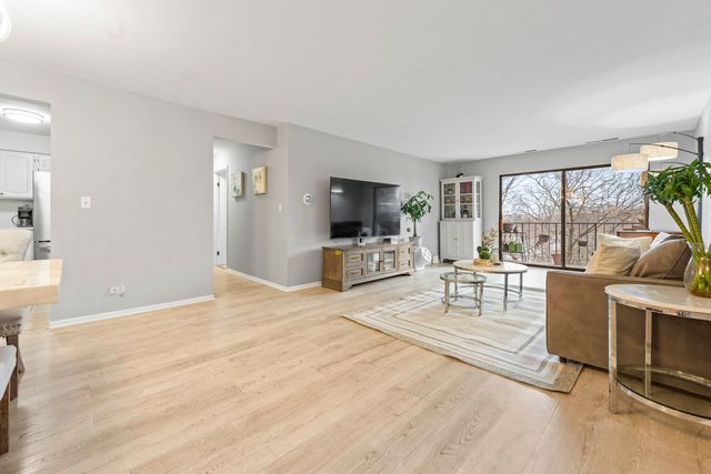 2150 Valencia Drive 314A, Northbrook, IL 60062