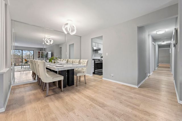 2150 Valencia Drive 314A, Northbrook, IL 60062