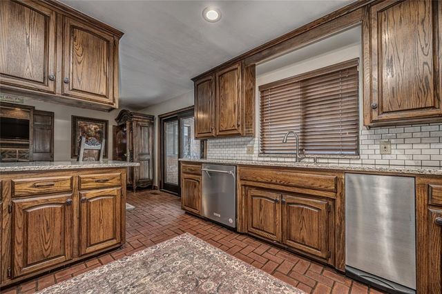 1504 Canary Place, Edmond, OK 73034