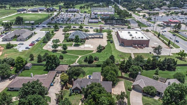 1504 Canary Place, Edmond, OK 73034