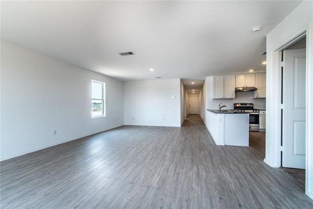 2302 Medusa Dr, Portland, TX 78374