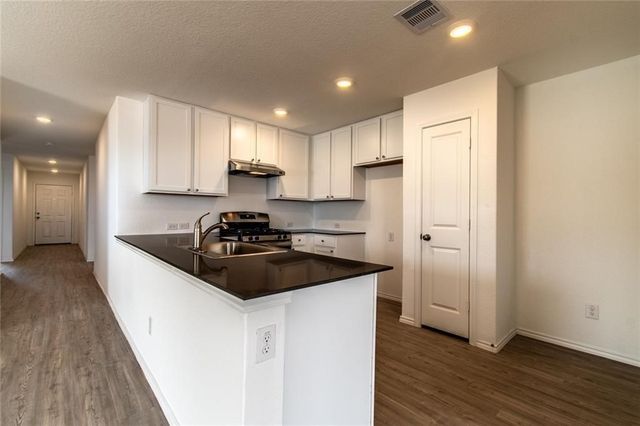 2302 Medusa Dr, Portland, TX 78374