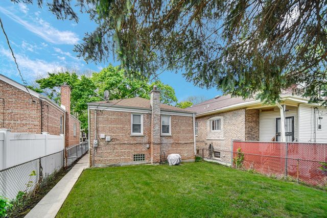 9111 S Kingston Avenue, Chicago, IL 60617