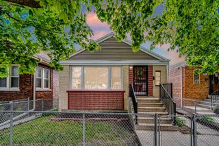 9111 S Kingston Avenue, Chicago, IL 60617