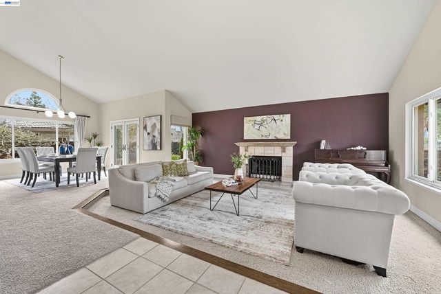 5445 Canyon Crest Dr, San Ramon, CA 94582