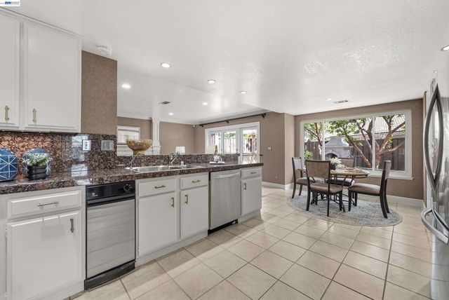 5445 Canyon Crest Dr, San Ramon, CA 94582