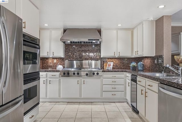 5445 Canyon Crest Dr, San Ramon, CA 94582