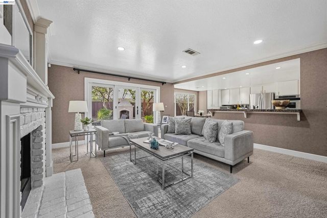 5445 Canyon Crest Dr, San Ramon, CA 94582