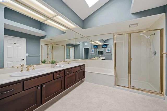 5445 Canyon Crest Dr, San Ramon, CA 94582