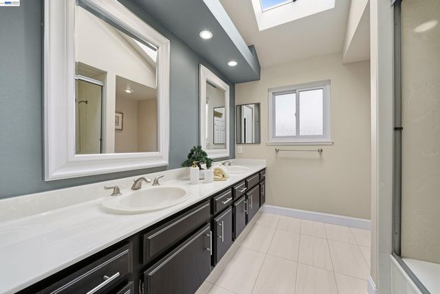 5445 Canyon Crest Dr, San Ramon, CA 94582