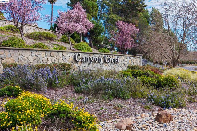 5445 Canyon Crest Dr, San Ramon, CA 94582