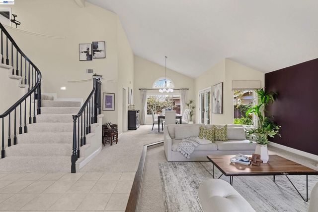 5445 Canyon Crest Dr, San Ramon, CA 94582