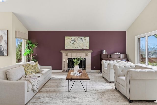 5445 Canyon Crest Dr, San Ramon, CA 94582