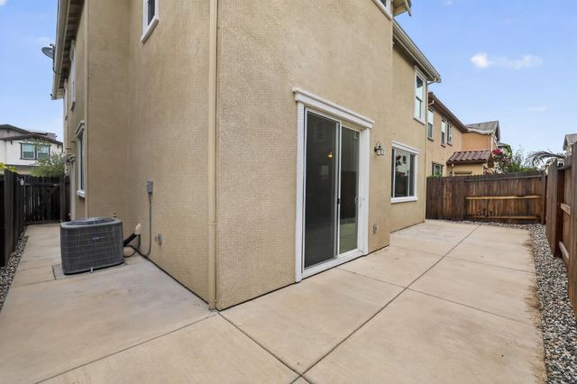 3209 Auburn Leaf Loop, Folsom, CA 95630