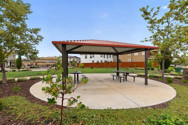 3209 Auburn Leaf Loop, Folsom, CA 95630