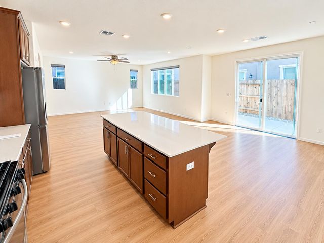 3209 Auburn Leaf Loop, Folsom, CA 95630