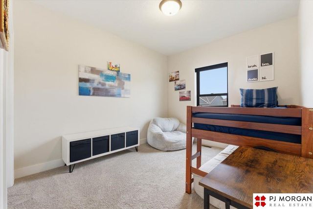 4715 N 210th Avenue, Elkhorn, NE 68022