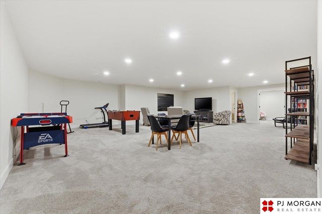4715 N 210th Avenue, Elkhorn, NE 68022