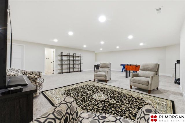 4715 N 210th Avenue, Elkhorn, NE 68022
