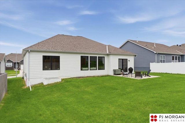 4715 N 210th Avenue, Elkhorn, NE 68022