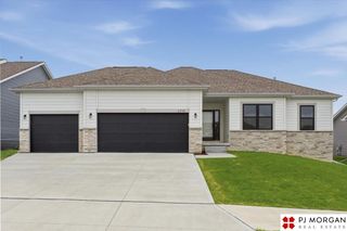 4715 N 210th Avenue, Elkhorn, NE 68022