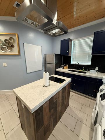 2312 37th Street, Galveston, TX 77550