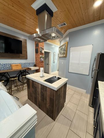 2312 37th Street, Galveston, TX 77550