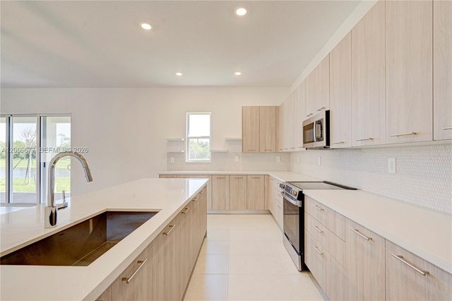 4390 SW 122nd Terrace, Davie, FL 33330