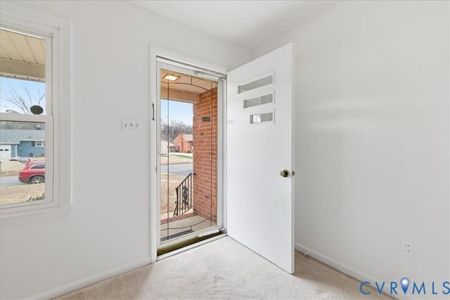 1217 Elmwood Dr, Colonial Heights, VA 23834