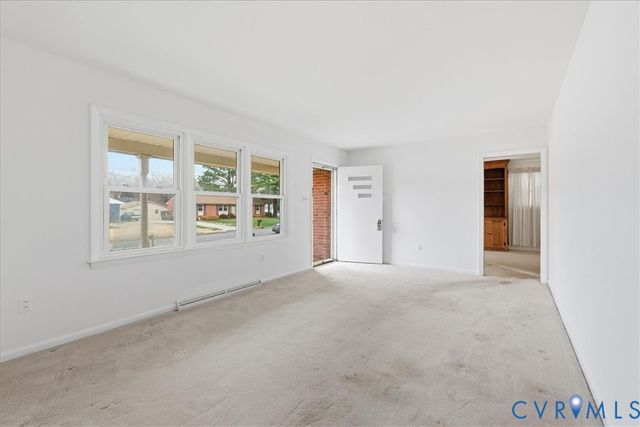 1217 Elmwood Dr, Colonial Heights, VA 23834