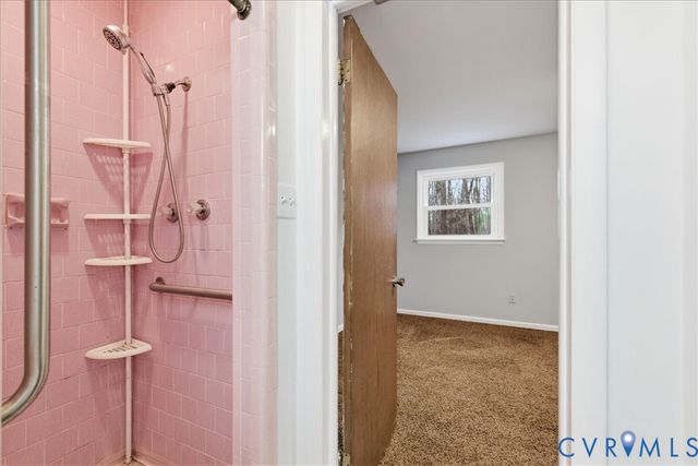 1217 Elmwood Dr, Colonial Heights, VA 23834