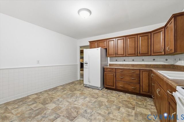 1217 Elmwood Dr, Colonial Heights, VA 23834