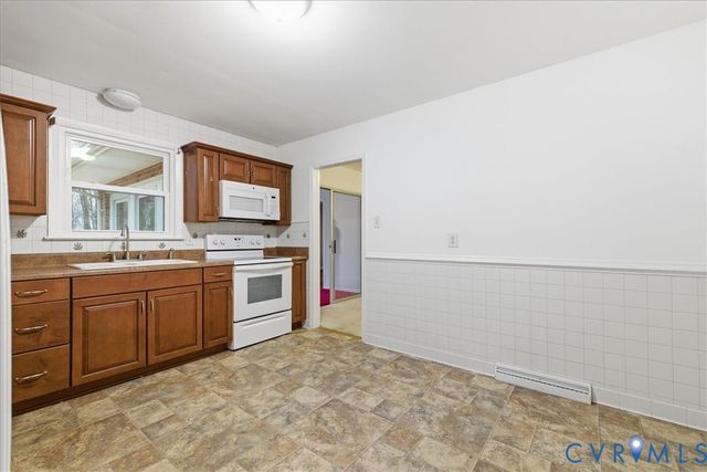 1217 Elmwood Dr, Colonial Heights, VA 23834