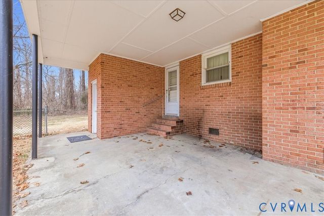 1217 Elmwood Dr, Colonial Heights, VA 23834