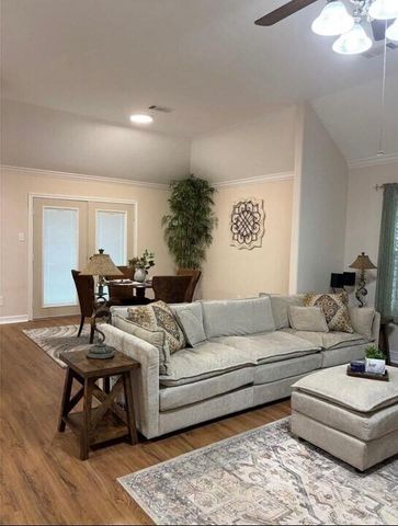 3818 Treasure Island Drive, Montgomery, TX 77356