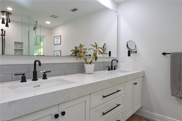 1327 Sunbury DR, Fort Myers, FL 33901