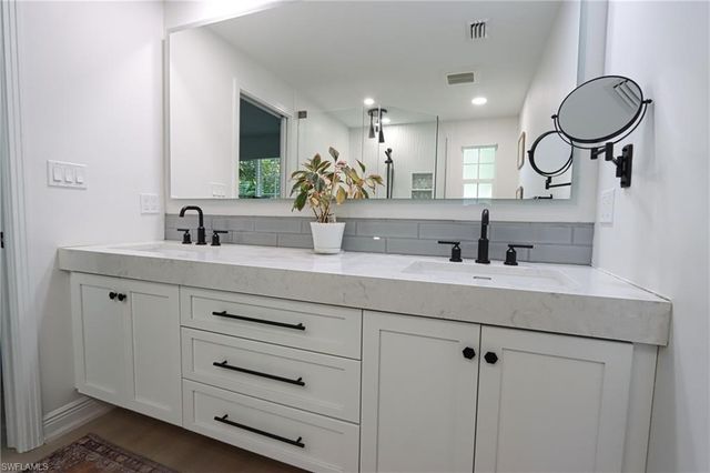 1327 Sunbury DR, Fort Myers, FL 33901