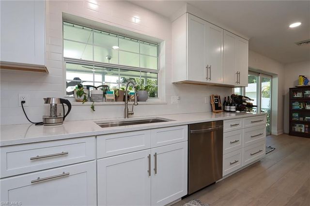 1327 Sunbury DR, Fort Myers, FL 33901