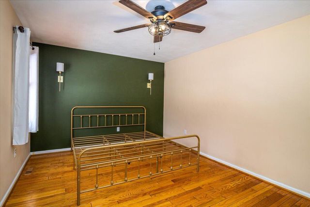 6720 Bradshaw RD, Salem, VA 24153