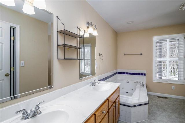 6720 Bradshaw RD, Salem, VA 24153