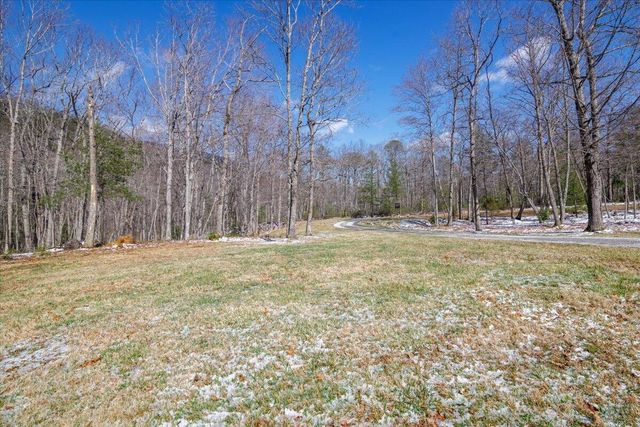 6720 Bradshaw RD, Salem, VA 24153